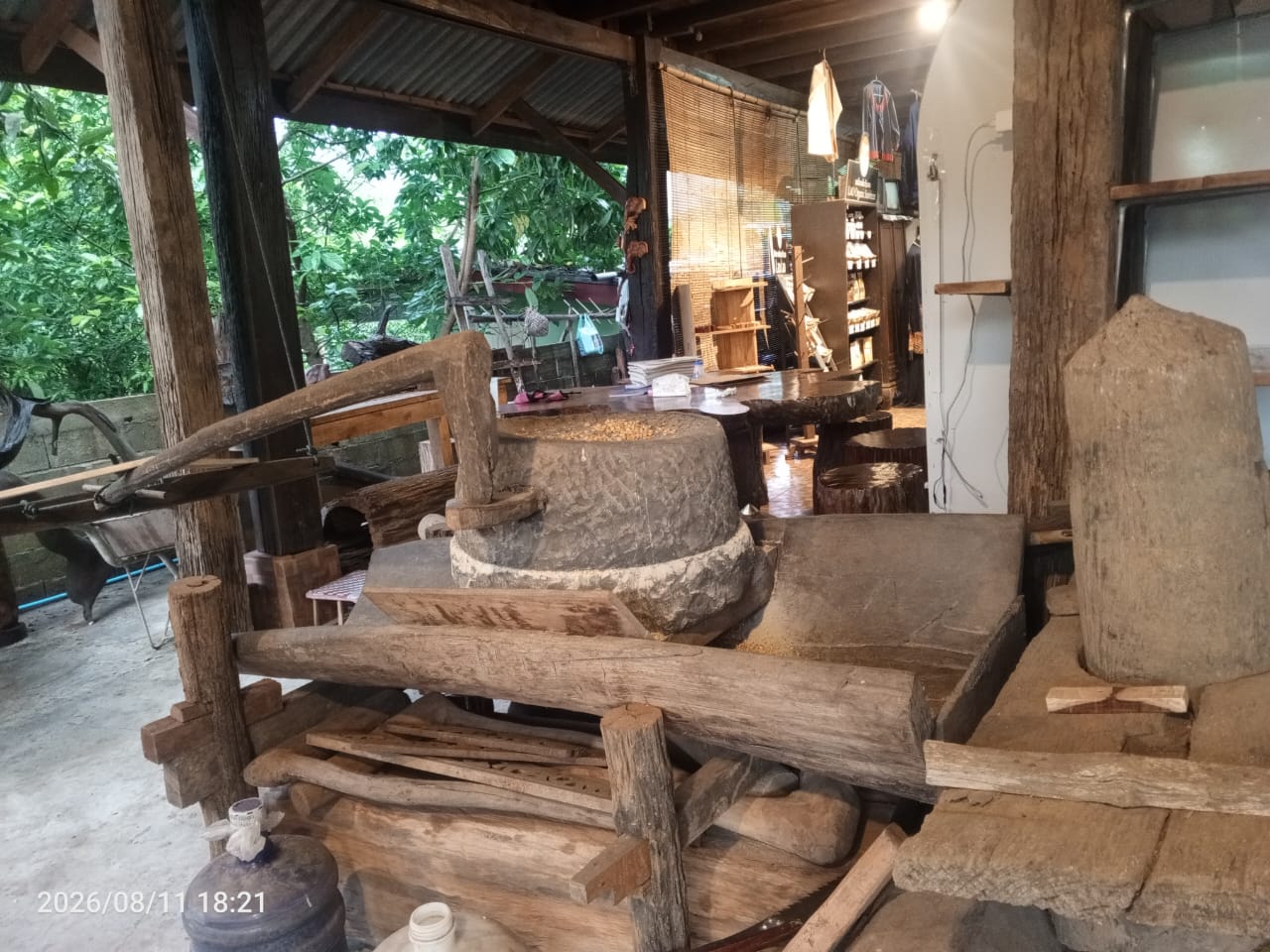 Traditional Hmong Stone Grinder Workshop — photo 1